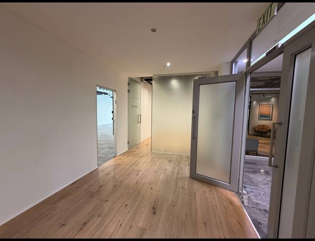 148M² OFFICE TO LET IN SEA POINT